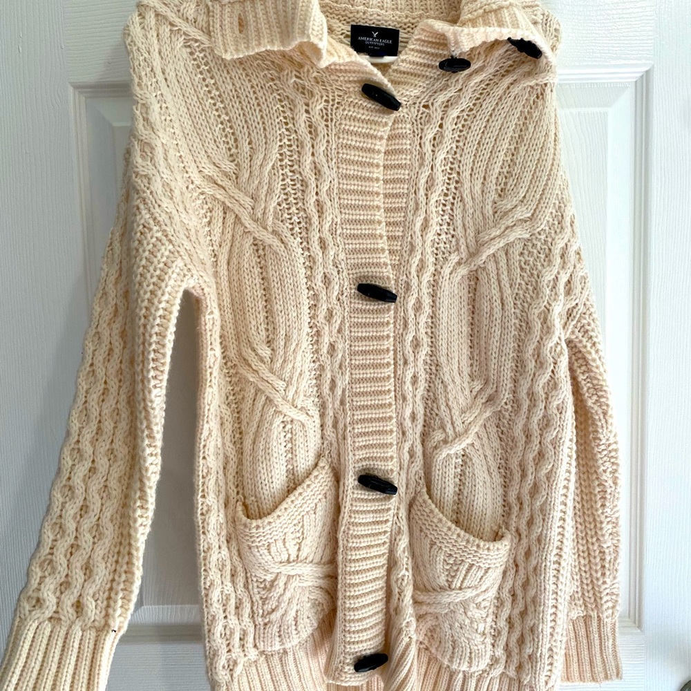 American Eagle Sweater- never worn!